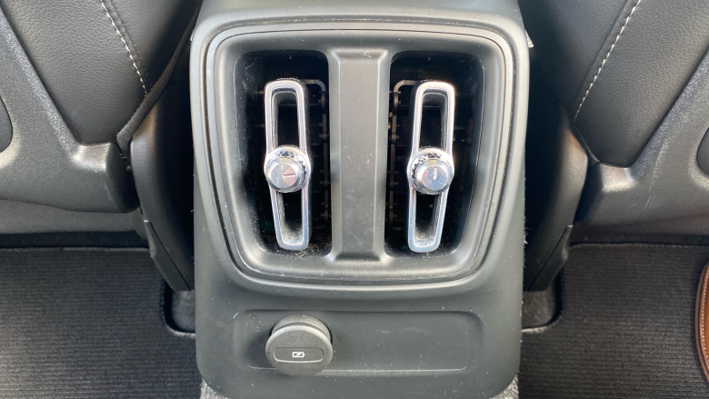 Volvo Xc40 1.5 T5 Recharge PHEV Inscription Pro 5dr Auto Estate